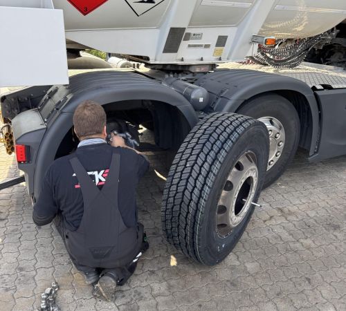 Dæk service, dæk skift der bliver fortaget hos os